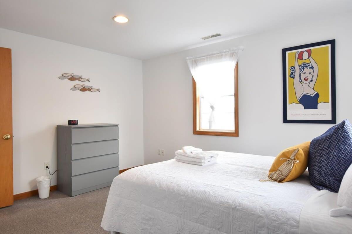 12216 - Beautiful Views Of Cape Cod Bay Access To Private Beach Easy Access To P-Town Труро Екстериор снимка