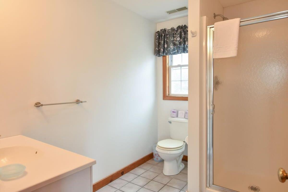 12216 - Beautiful Views Of Cape Cod Bay Access To Private Beach Easy Access To P-Town Труро Екстериор снимка