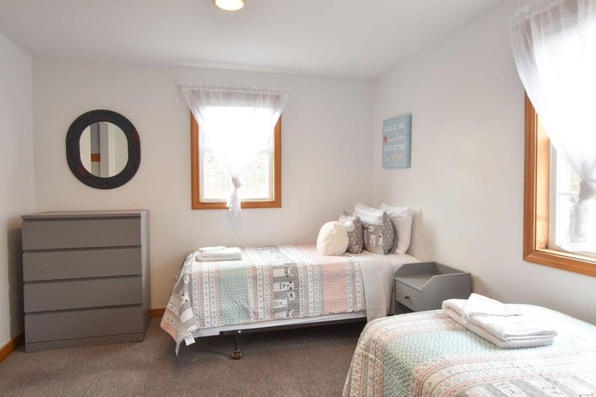 12216 - Beautiful Views Of Cape Cod Bay Access To Private Beach Easy Access To P-Town Труро Екстериор снимка