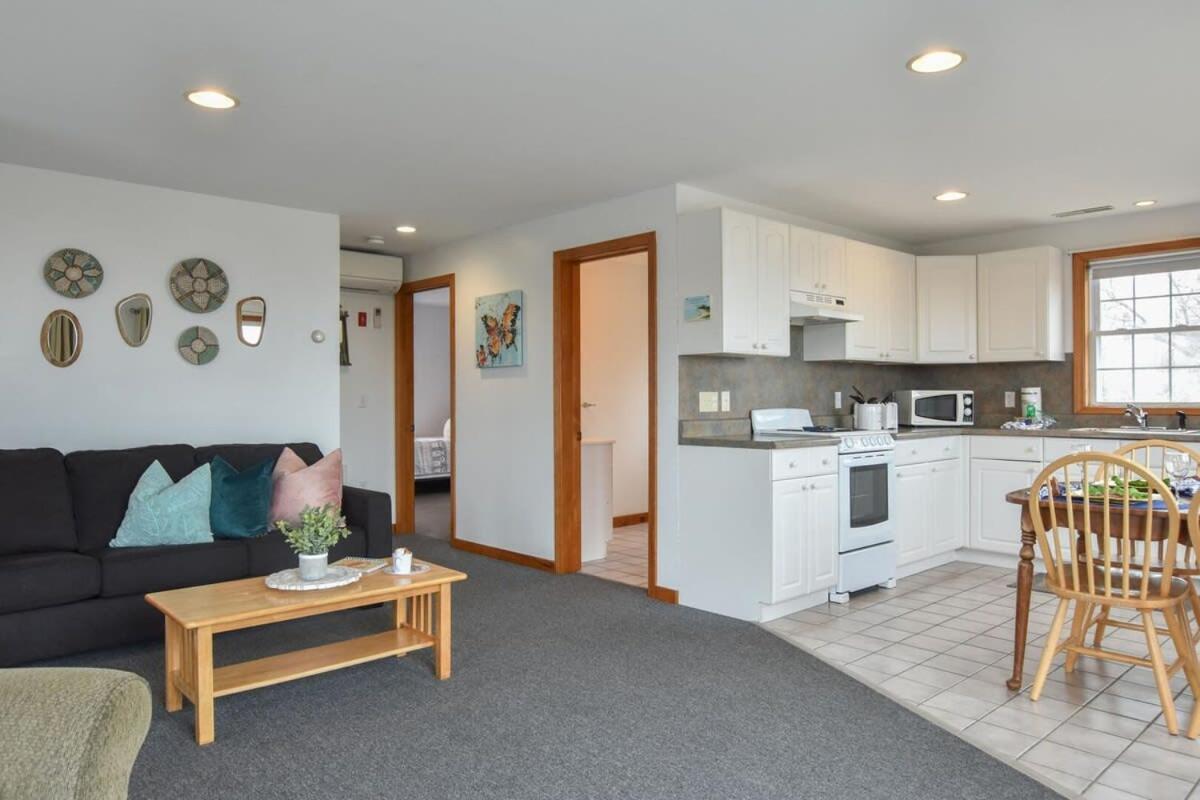 12216 - Beautiful Views Of Cape Cod Bay Access To Private Beach Easy Access To P-Town Труро Екстериор снимка