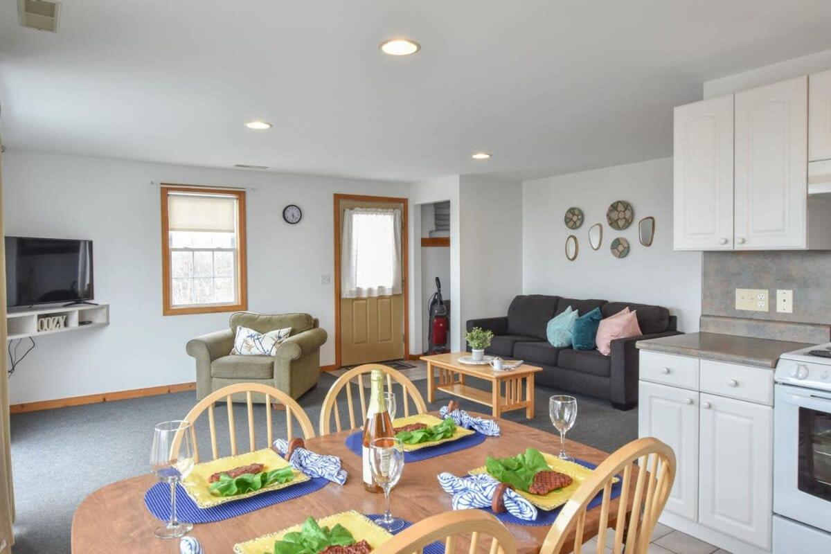 12216 - Beautiful Views Of Cape Cod Bay Access To Private Beach Easy Access To P-Town Труро Екстериор снимка